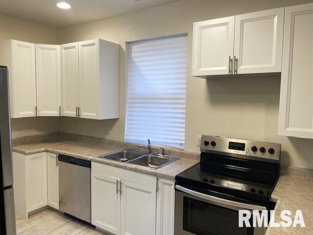 930 North 8th Street Springfield, IL 62702 - Photo 9 of 23
