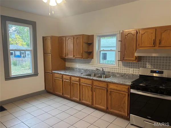 $199,900 | 1031 North 1st Street, Breese, IL 62230