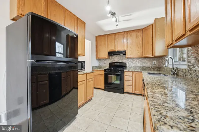 $608,000 | 7900 Forest Path Way, Springfield, VA 22153