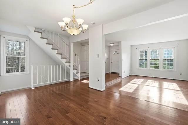 $608,000 | 7900 Forest Path Way, Springfield, VA 22153