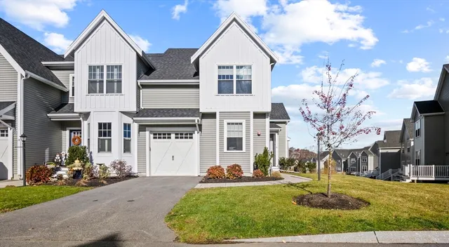 $1,100,000 | 16 Winning Farm Road, Unit 16, Woburn, MA 01801