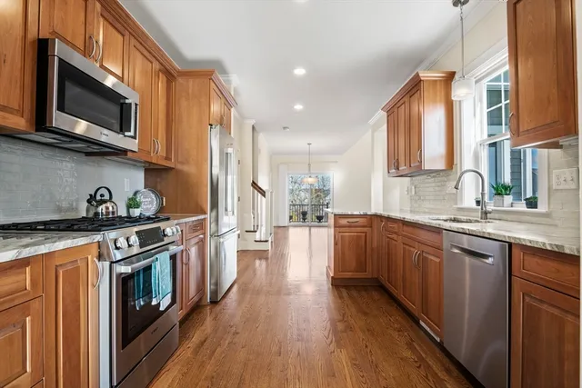 $1,100,000 | 16 Winning Farm Road, Unit 16, Woburn, MA 01801