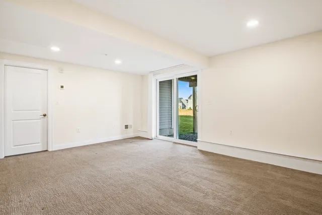 $1,100,000 | 16 Winning Farm Road, Unit 16, Woburn, MA 01801