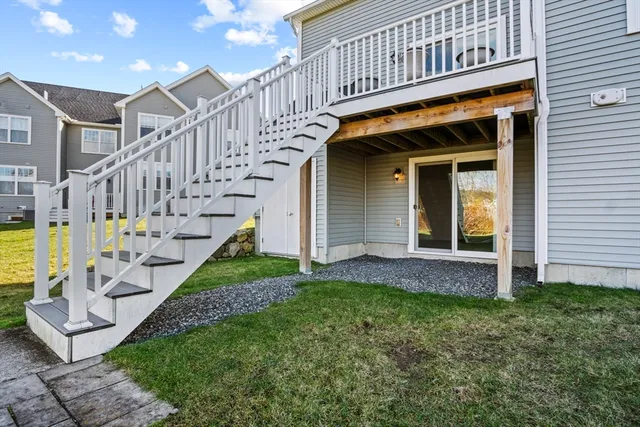 $1,100,000 | 16 Winning Farm Road, Unit 16, Woburn, MA 01801