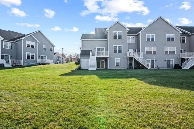 $1,100,000 | 16 Winning Farm Road, Unit 16, Woburn, MA 01801