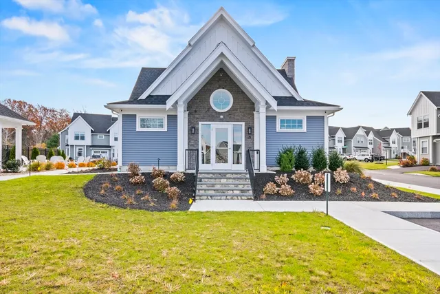 $1,100,000 | 16 Winning Farm Road, Unit 16, Woburn, MA 01801