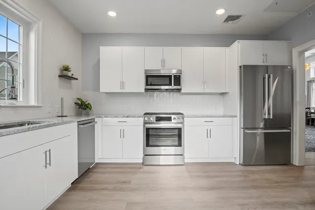 $1,100,000 | 16 Winning Farm Road, Unit 16, Woburn, MA 01801