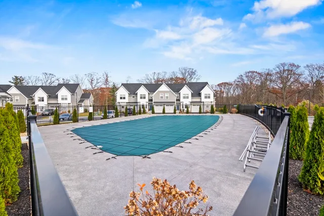 $1,100,000 | 16 Winning Farm Road, Unit 16, Woburn, MA 01801