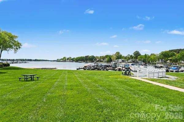 $1,100,000 | 18724 Nautical Drive, Cornelius, NC 28031