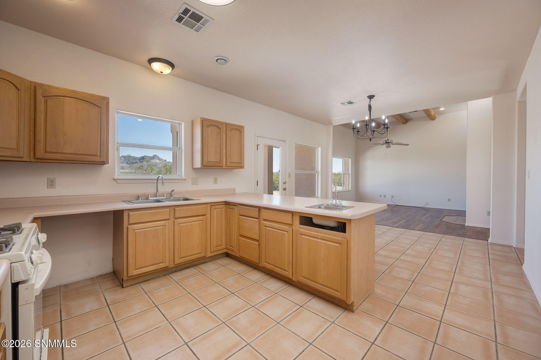 1900 Desert Ridge Rise Road Las Cruces, NM 88012 - Photo 19 of 70 18-web-or-mls-Snappin Homes (DesertRidge