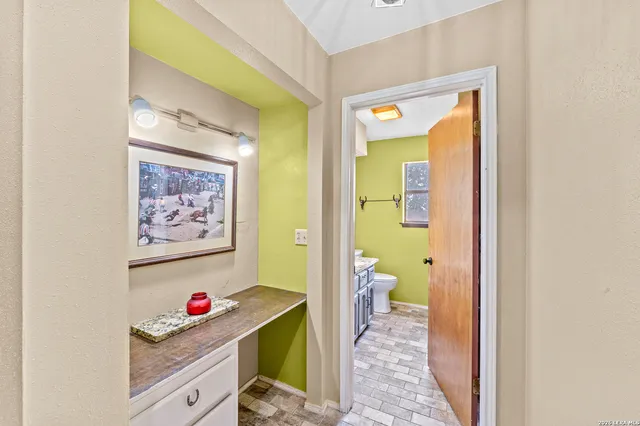 $1,150,000 | 561 Barth, Poteet, TX 78065