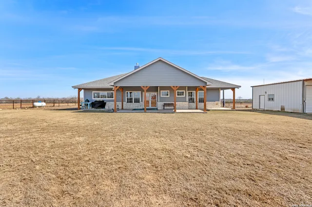 $1,150,000 | 561 Barth, Poteet, TX 78065