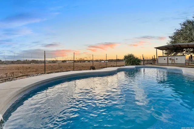 $1,150,000 | 561 Barth, Poteet, TX 78065