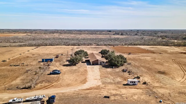$1,150,000 | 561 Barth, Poteet, TX 78065
