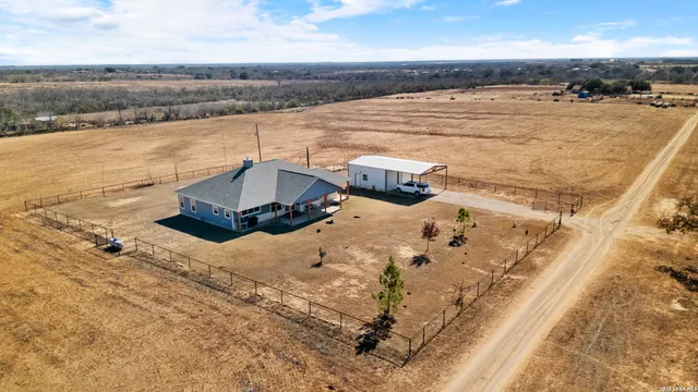 $1,150,000 | 561 Barth, Poteet, TX 78065