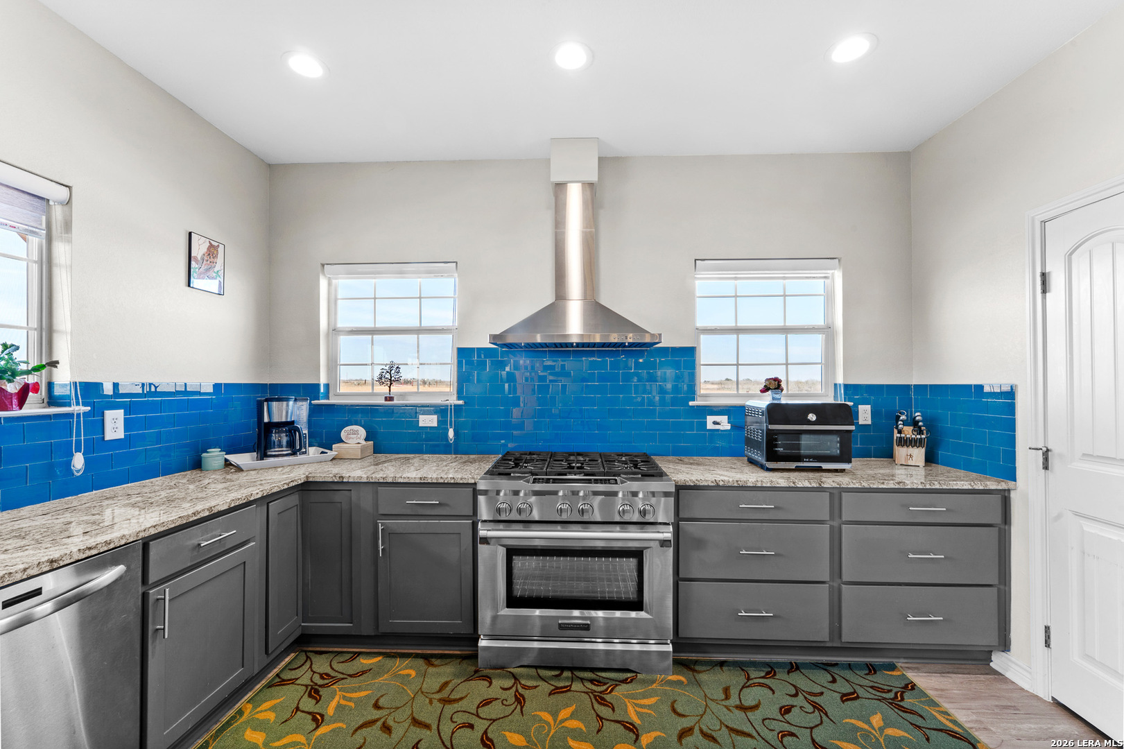 561 Barth Poteet, TX 78065 - Photo 6 of 48