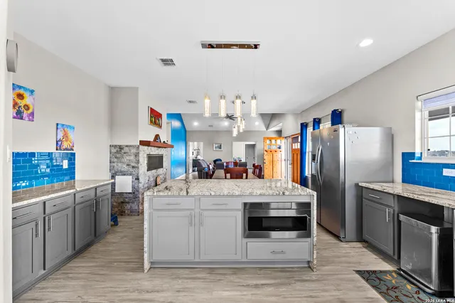 $1,150,000 | 561 Barth, Poteet, TX 78065