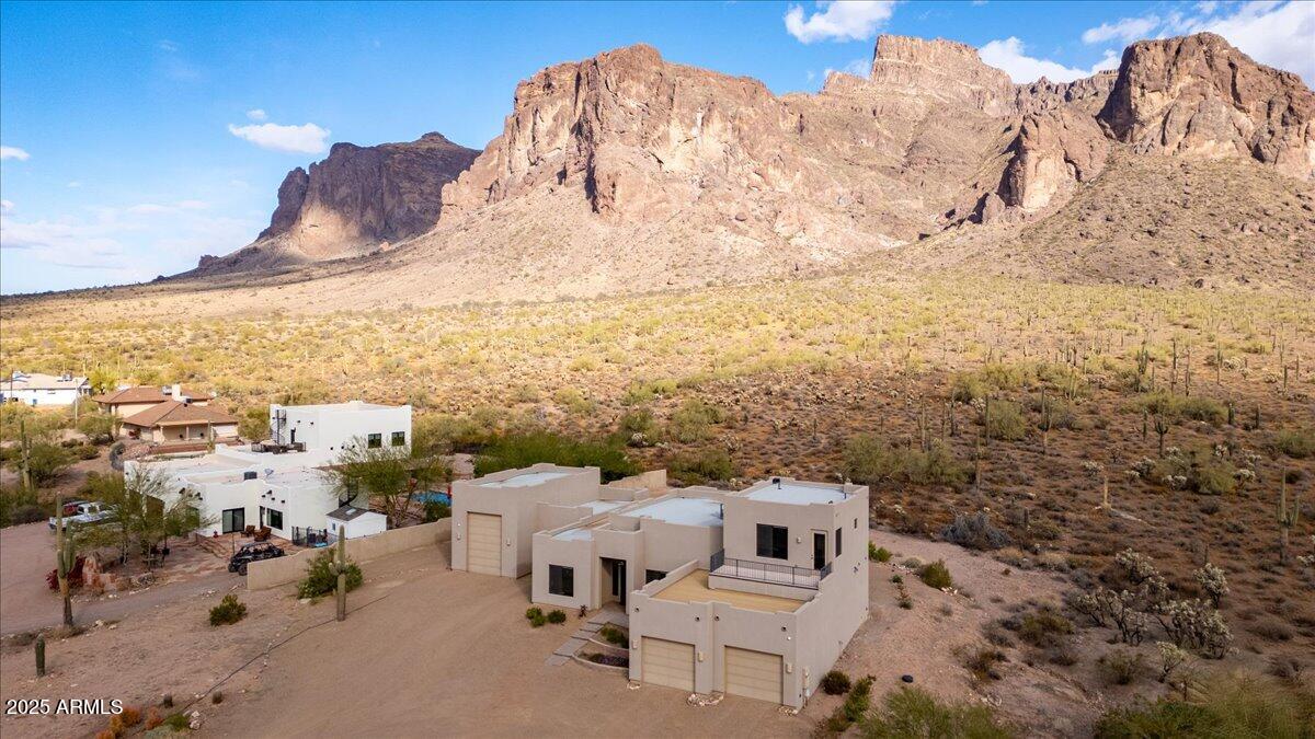 1255 North Holmes Road Apache Junction, AZ 85119 - Photo 7 of 72 Superstition Mtns behind the home