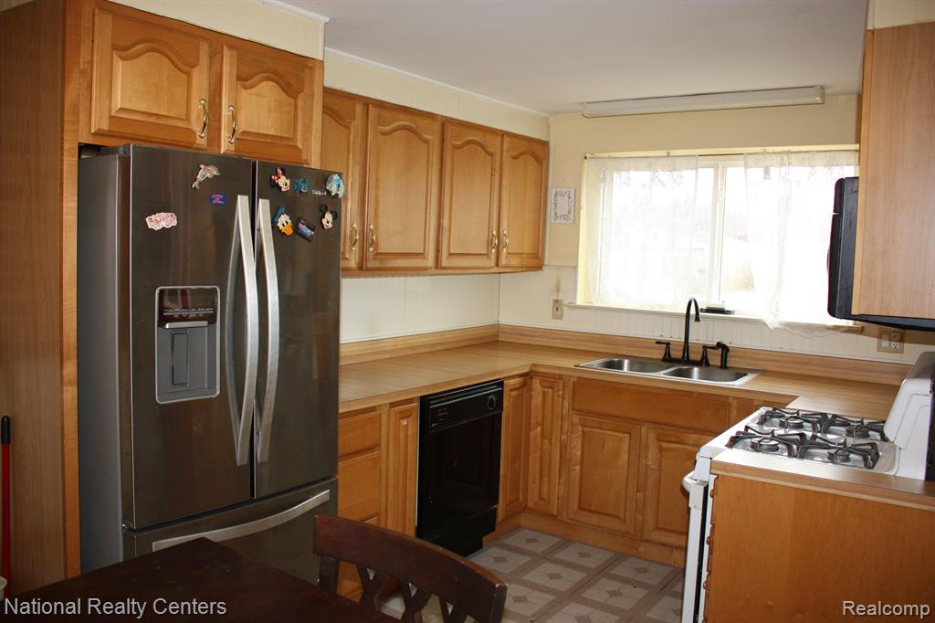 13547 Kent Street Romulus, MI 48174 - Photo 10 of 13 Gallery Image 10