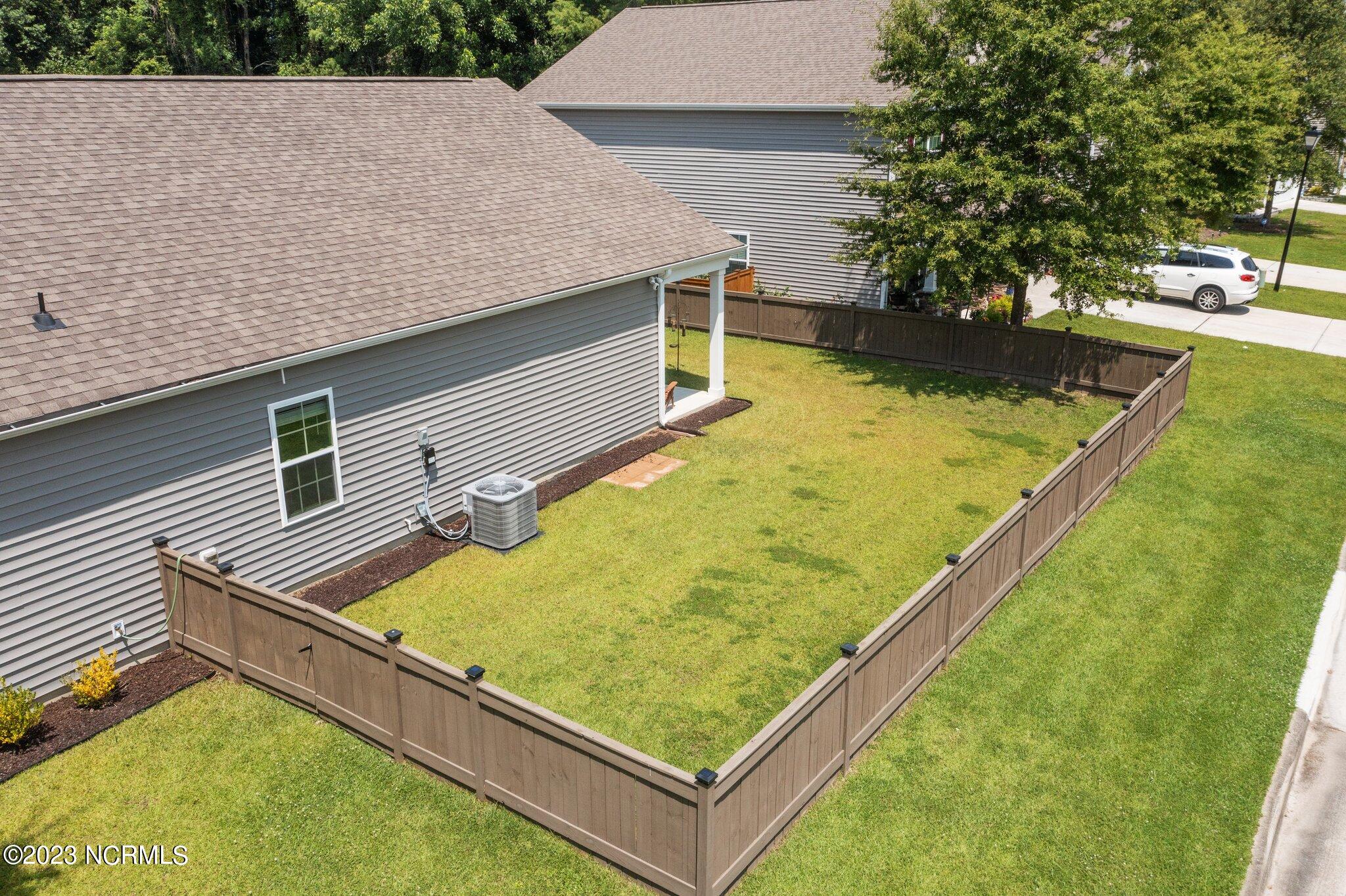 211 Frida Road New Bern, NC 28560 - Photo 20 of 38 Corner Fenced Side Yard