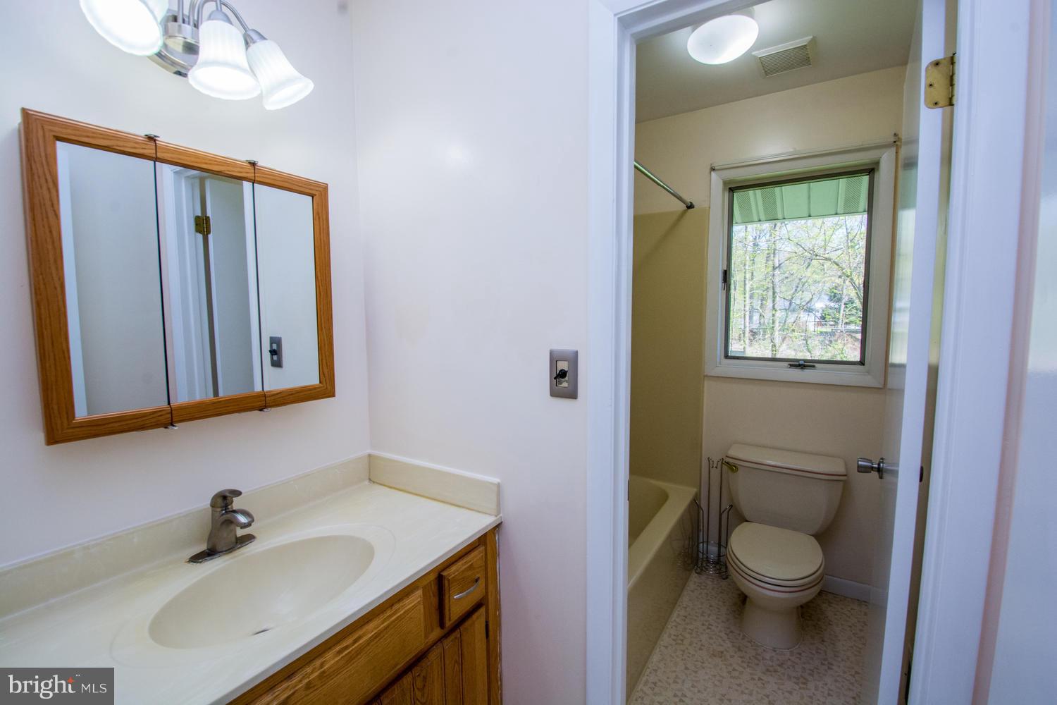 8112 Telegraph Road Severn, MD 21144 - Photo 19 of 30 Bath (Master)