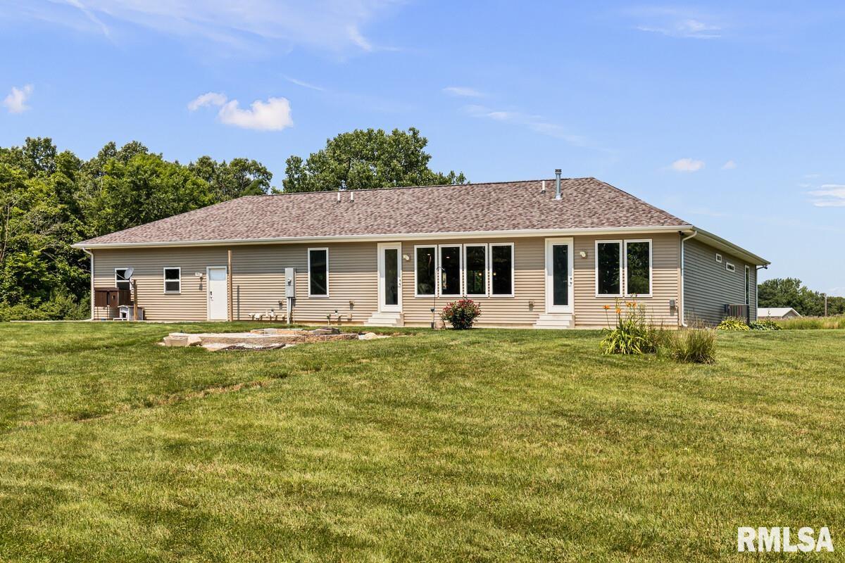 30441 Tyrrell Road Mackinaw, IL 61755 - Photo 3 of 49