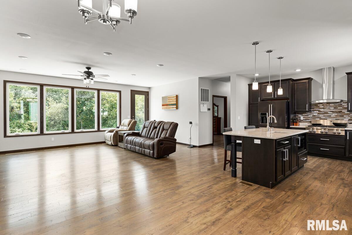 30441 Tyrrell Road Mackinaw, IL 61755 - Photo 9 of 49