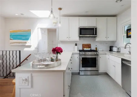 $2,495,000 | 31907 9th Avenue, Laguna Beach, CA 92651