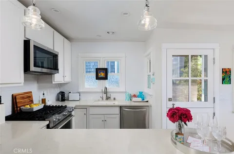 $2,495,000 | 31907 9th Avenue, Laguna Beach, CA 92651