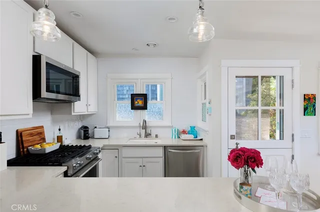 $2,495,000 | 31907 9th Avenue, Laguna Beach, CA 92651