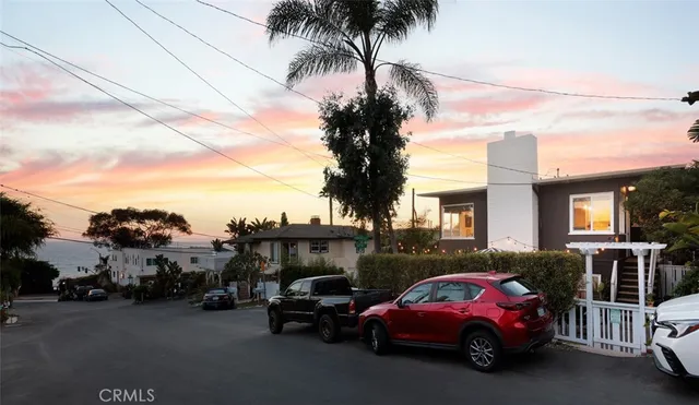 $2,495,000 | 31907 9th Avenue, Laguna Beach, CA 92651