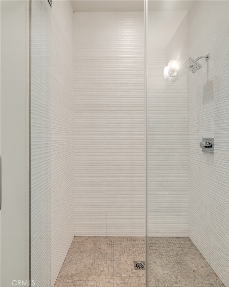 124 23rd Street Manhattan Beach, CA 90266 - Photo 45 of 46 a view of a bathroom