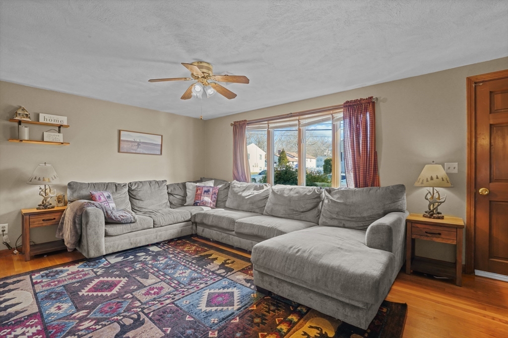 141 Butternut Road Somerset, MA 02726 - Photo 3 of 33 Gallery Image 3