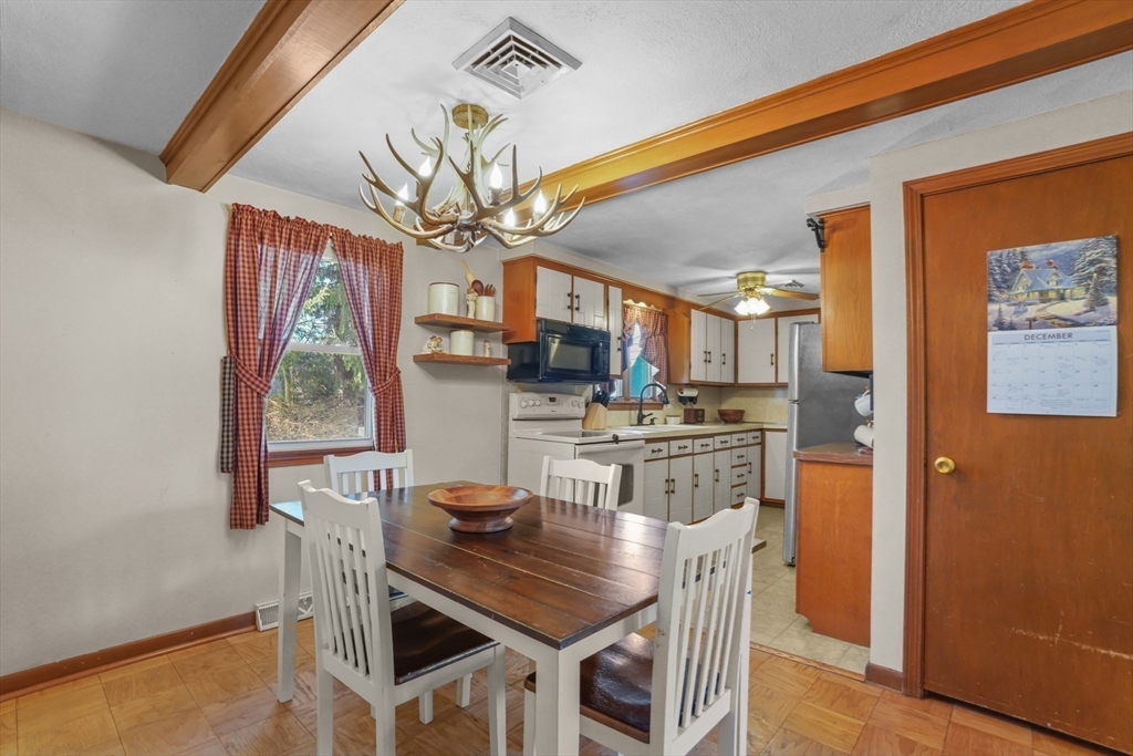 141 Butternut Road Somerset, MA 02726 - Photo 7 of 33 Gallery Image 7