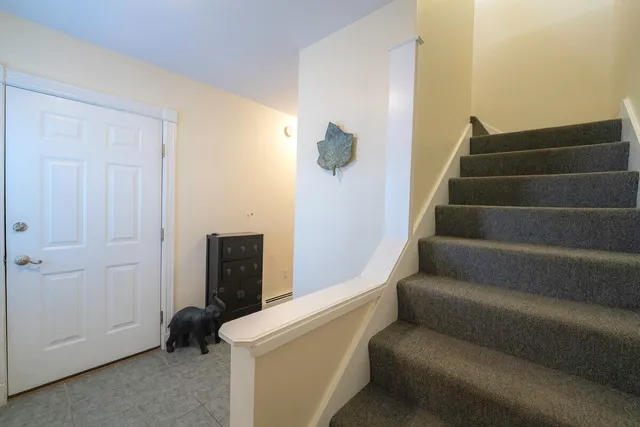 $450,000 | 1050 Ocean Avenue, Portland, ME 04103