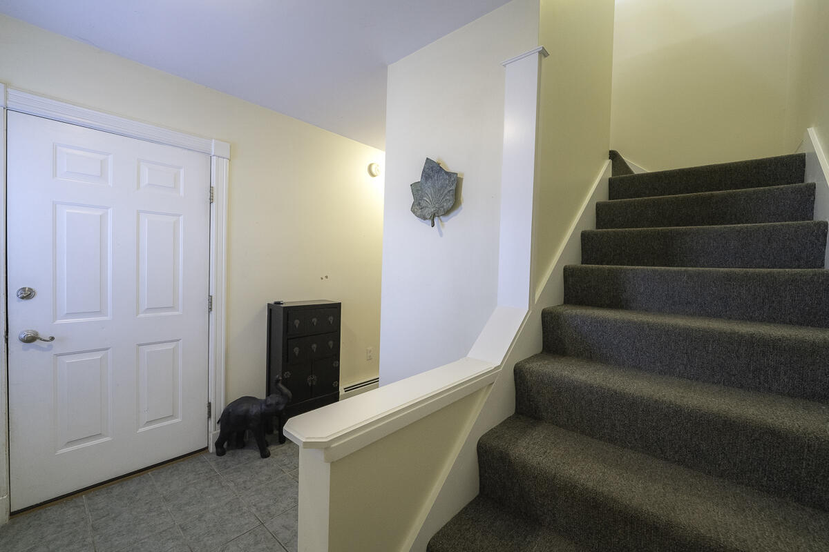 1050 Ocean Avenue Portland, ME 04103 - Photo 3 of 47 1050 Ocean -39