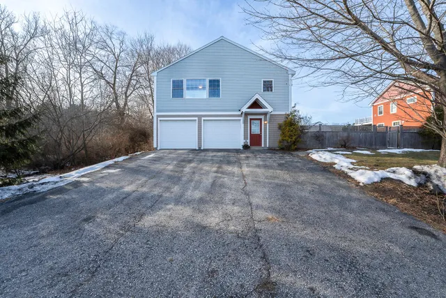 $450,000 | 1050 Ocean Avenue, Portland, ME 04103