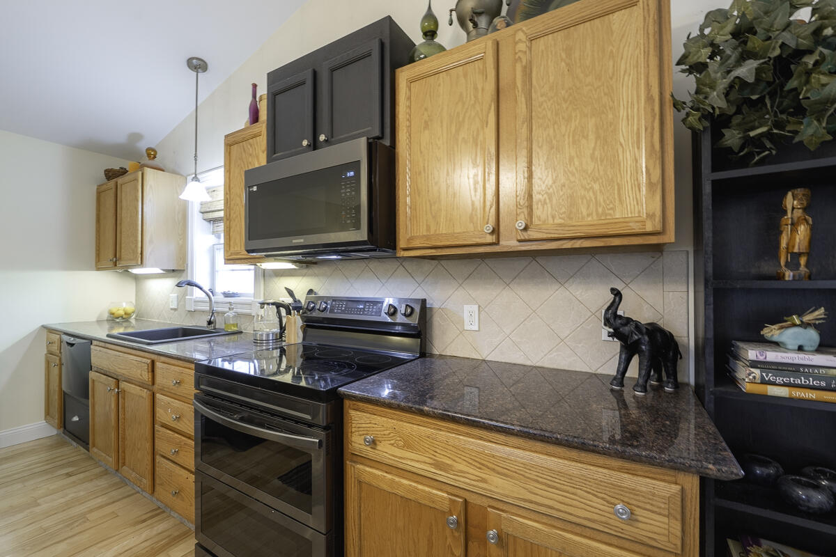 1050 Ocean Avenue Portland, ME 04103 - Photo 5 of 47 1050 Ocean -41