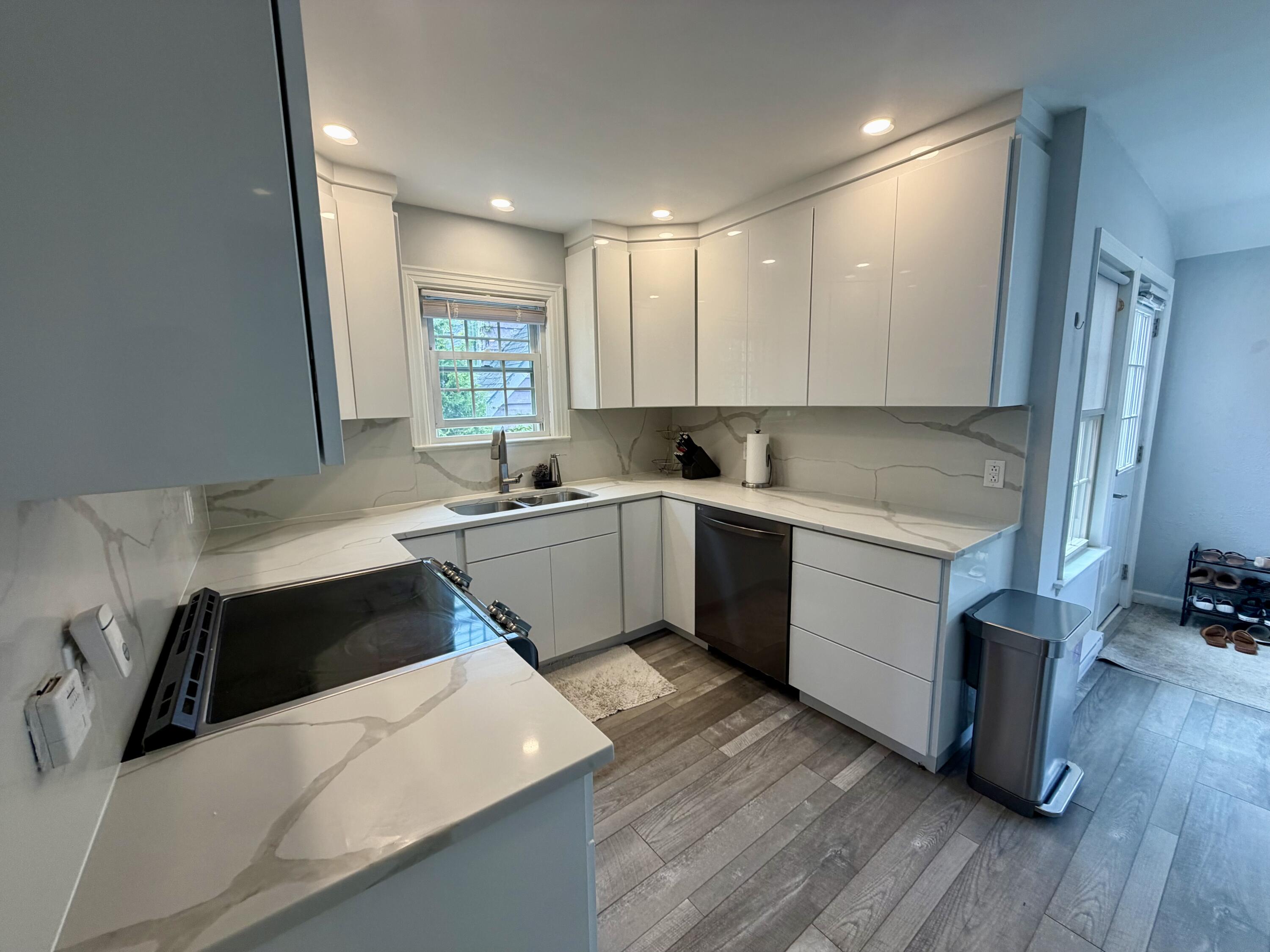 167 Broad Street Plattsburgh, NY 12901 - Photo 8 of 35