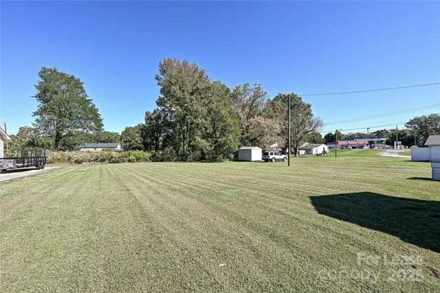 $1,250 | 411 Elizabeth Avenue, Shelby, NC 28150