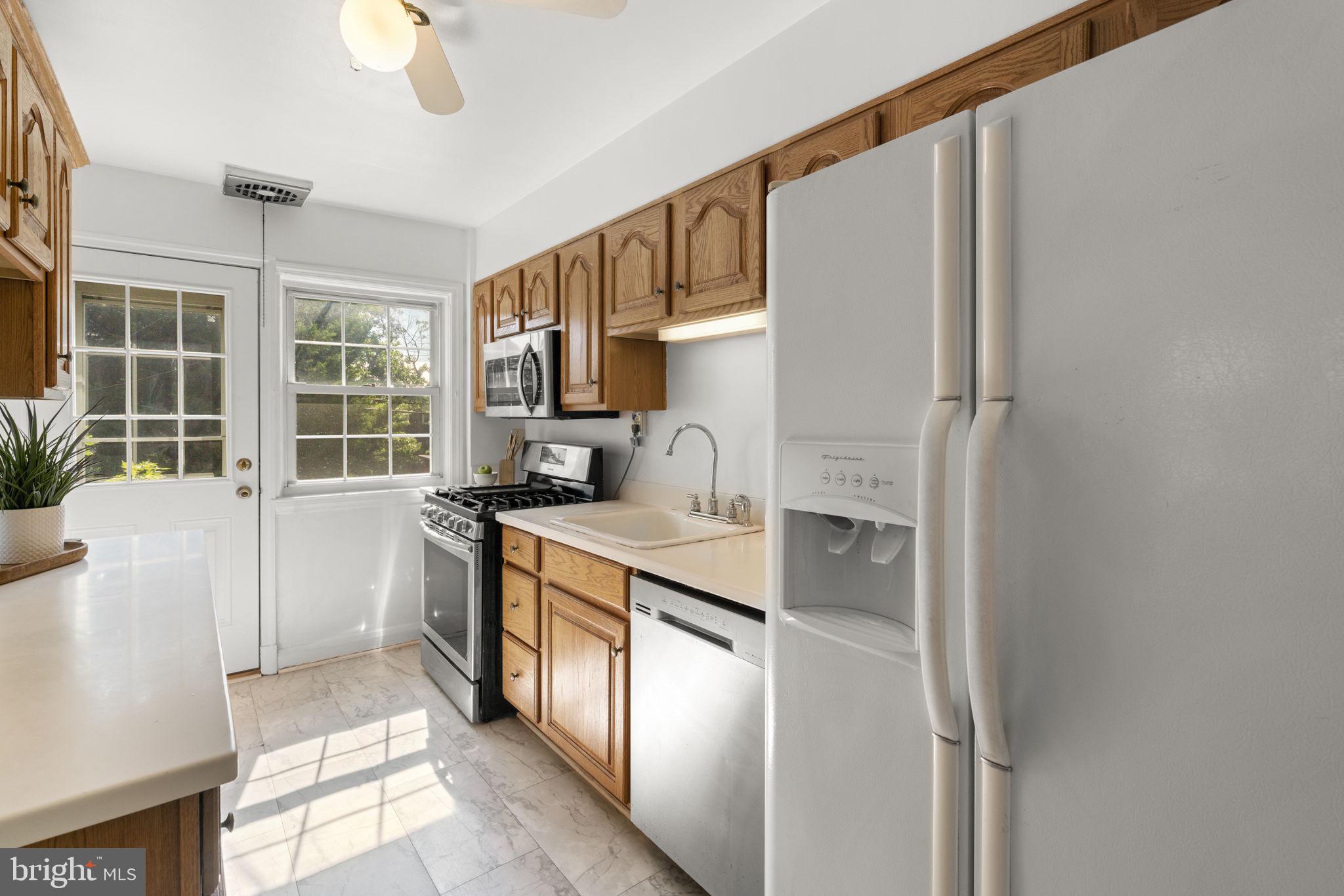 355 Whitfield Road Baltimore, MD 21228 - Photo 10 of 39 Gallery Image 10