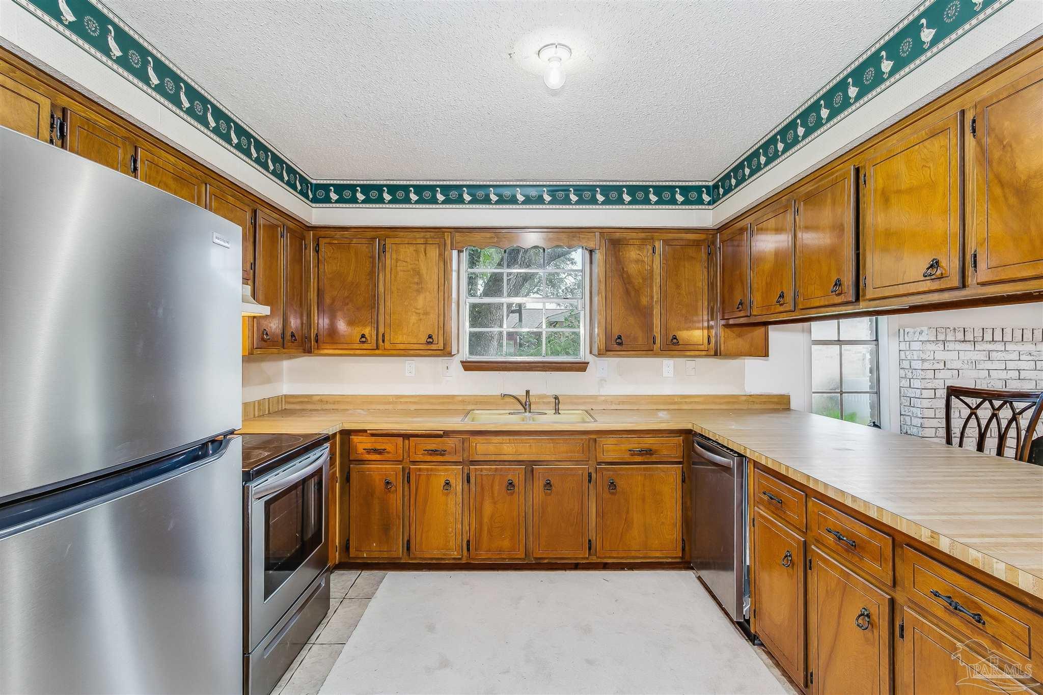 10819 Berryhill Road Pensacola, FL 32506 - Photo 4 of 21