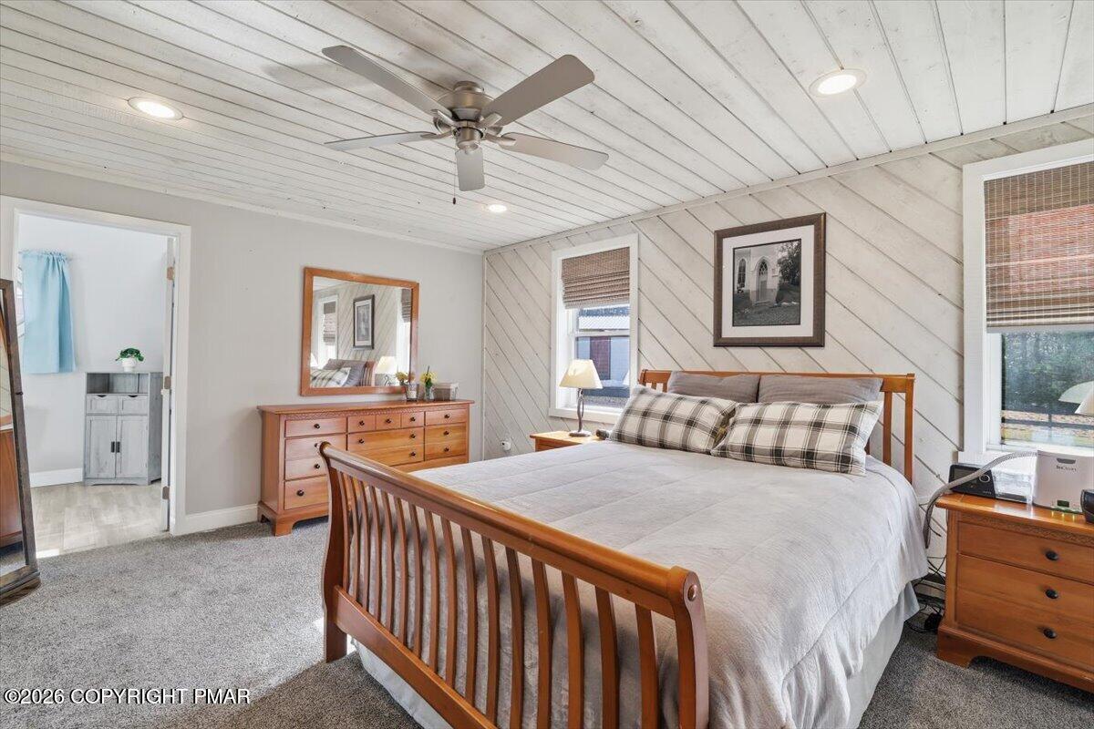 3318 Spruce Cabin Road Cresco, PA 18326 - Photo 27 of 97 Primary bedroom