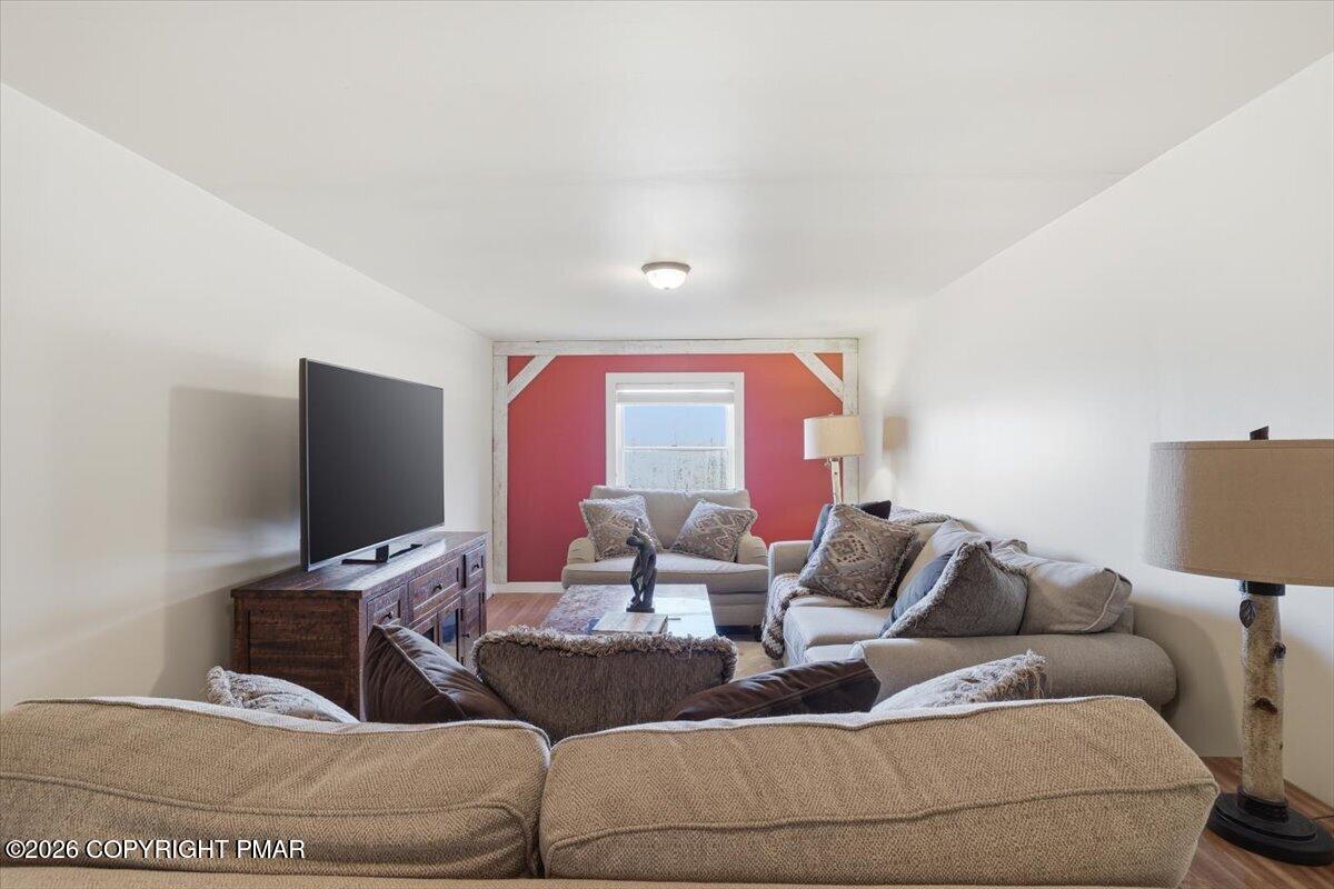 3318 Spruce Cabin Road Cresco, PA 18326 - Photo 62 of 97 Apt. Living Roomen