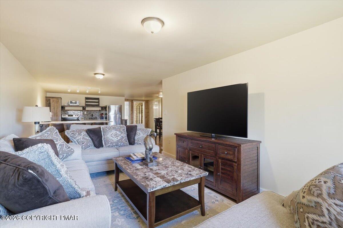 3318 Spruce Cabin Road Cresco, PA 18326 - Photo 63 of 97 Apt. Living Room