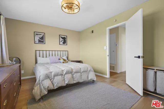 $999,900 | 531 Benson Way, Thousand Oaks, CA 91360