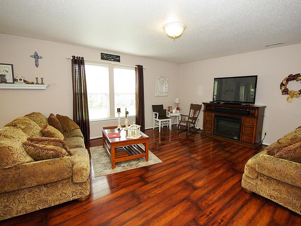 3312 Spring Wind Lane Indianapolis, IN 46239 - Photo 4 of 24 Gallery Image 4