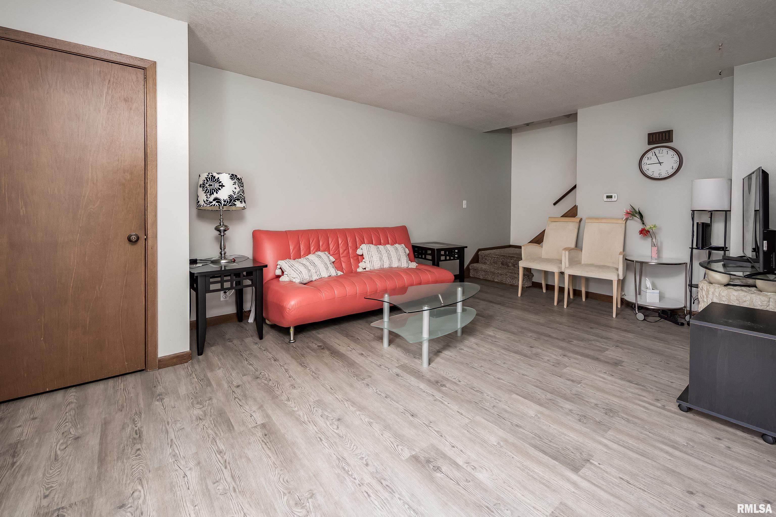 3402 56th St Place, Unit 3 Moline, IL 61265 - Photo 3 of 20