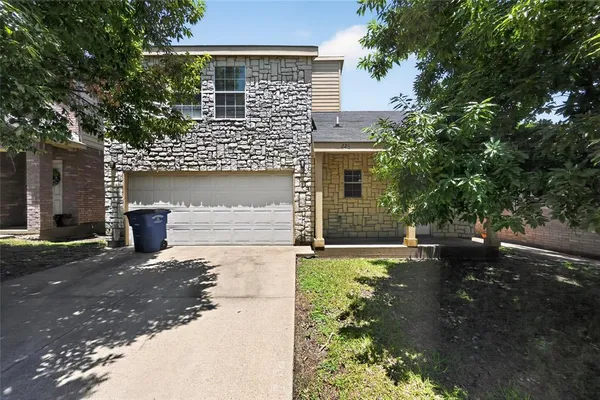 $254,900 | 226 Cliff Height Circle, Dallas, TX 75241