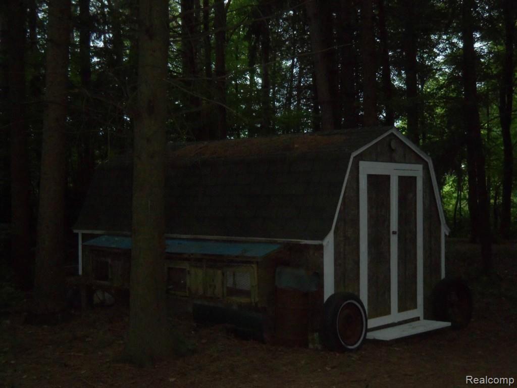 5674 Hasslick Road North Branch, MI 48461 - Photo 15 of 21 Shed.jpg